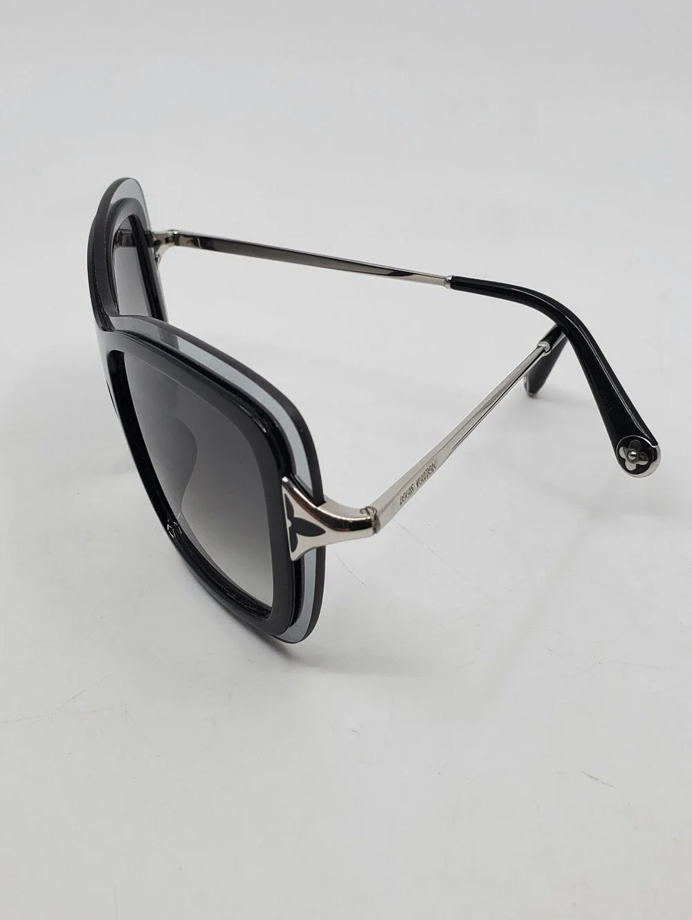 Louis Vuitton Poppy Frame Sunglasses Z049349W